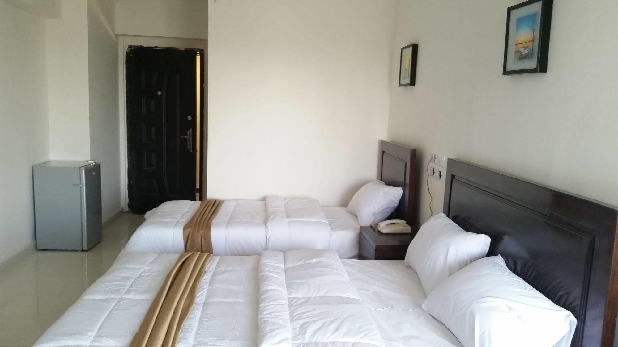 Nile Boutique Hotel At Nile Plaza Giza Bagian luar foto