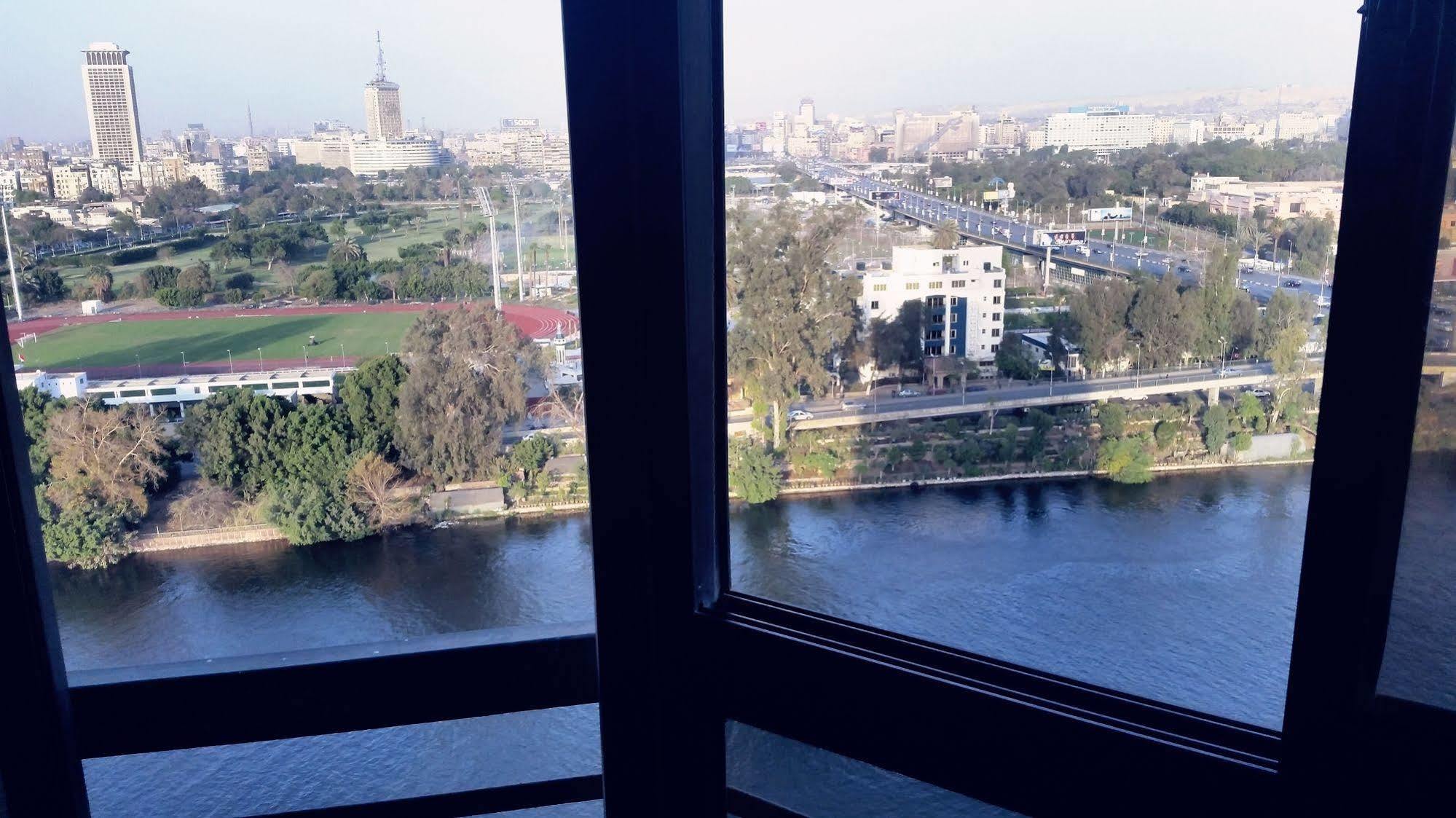 Nile Boutique Hotel At Nile Plaza Giza Bagian luar foto
